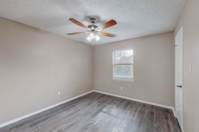 2124 Robinson Street, Irving, TX 75060