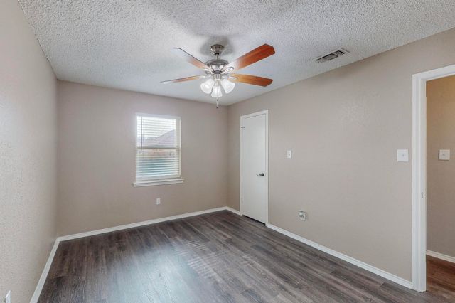 2124 Robinson Street, Irving, TX 75060