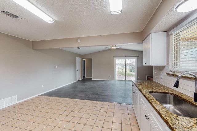 2124 Robinson Street, Irving, TX 75060