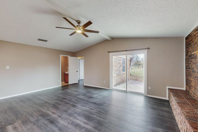 2124 Robinson Street, Irving, TX 75060