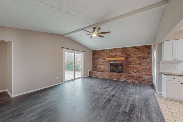 2124 Robinson Street, Irving, TX 75060