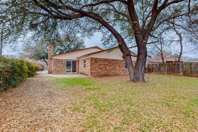 2124 Robinson Street, Irving, TX 75060