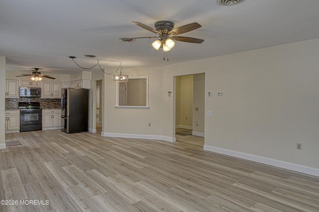 111 Sunset Road 60, Whiting, NJ 08759