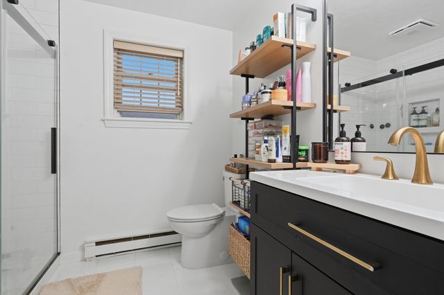 15 Enid St, Worcester, MA 01604