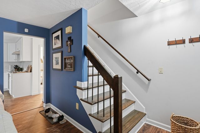15 Enid St, Worcester, MA 01604