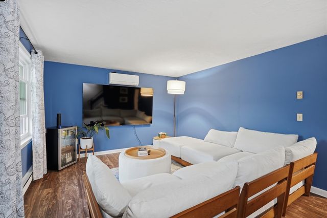 15 Enid St, Worcester, MA 01604