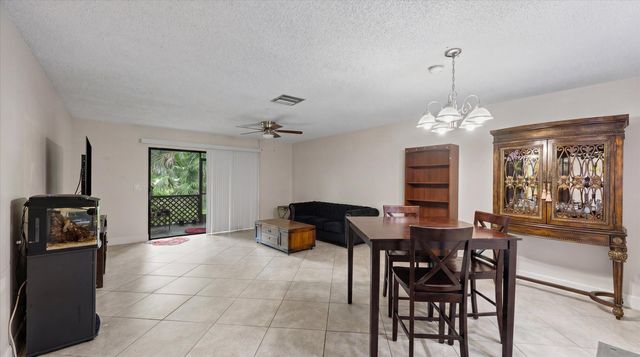 1303 Lakeview E, Royal Palm Beach, FL 33411
