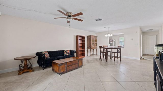 1303 Lakeview E, Royal Palm Beach, FL 33411
