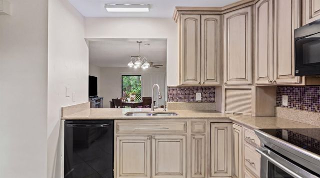 1303 Lakeview E, Royal Palm Beach, FL 33411