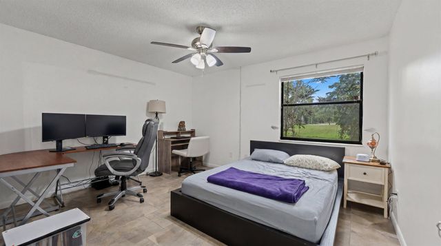 1303 Lakeview E, Royal Palm Beach, FL 33411