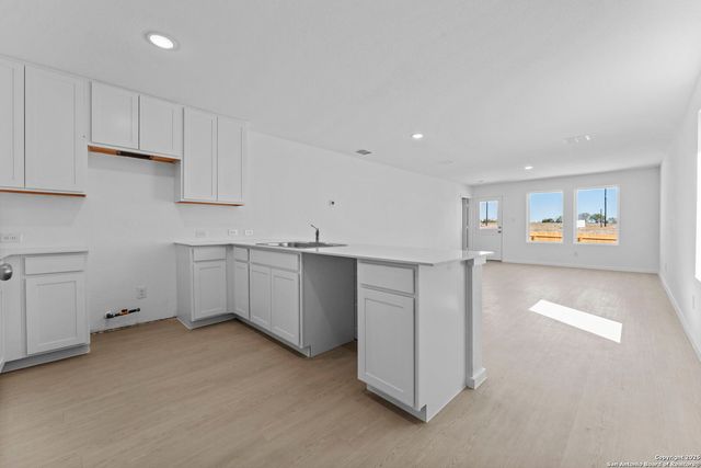 2218 Collins Alley, Converse, TX 78109