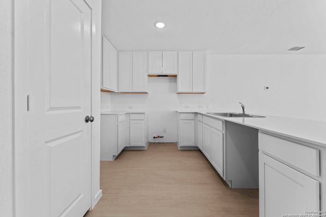 2218 Collins Alley, Converse, TX 78109