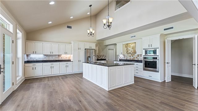 12226 Churchill Downs, Springdale, AR 72762