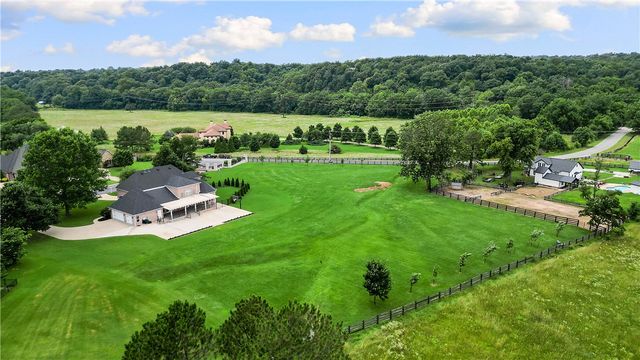12226 Churchill Downs, Springdale, AR 72762