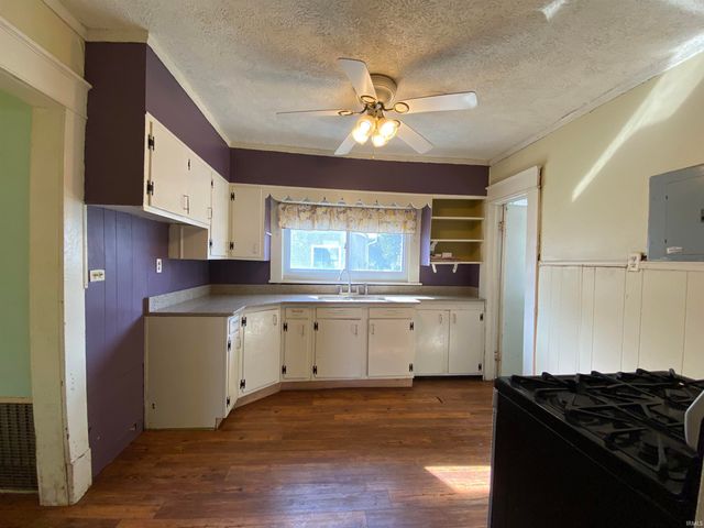 702 W Street, Bedford, IN 47421