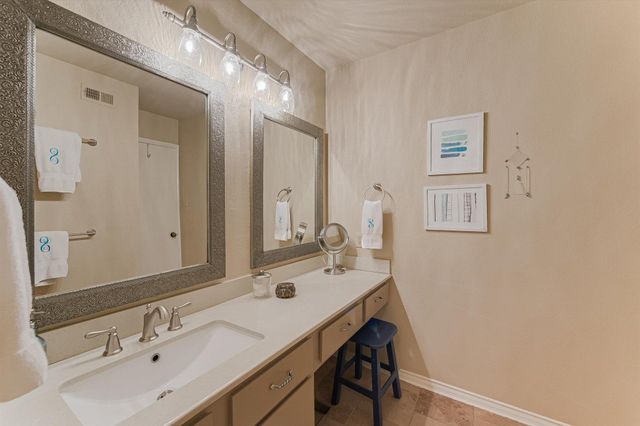 8200 Neely DR 242, Austin, TX 78759