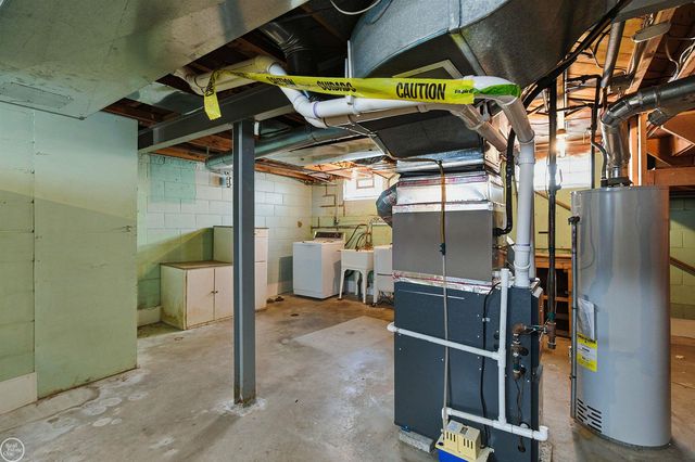 21227 Hillcrest Street, Clinton Township, MI 48036