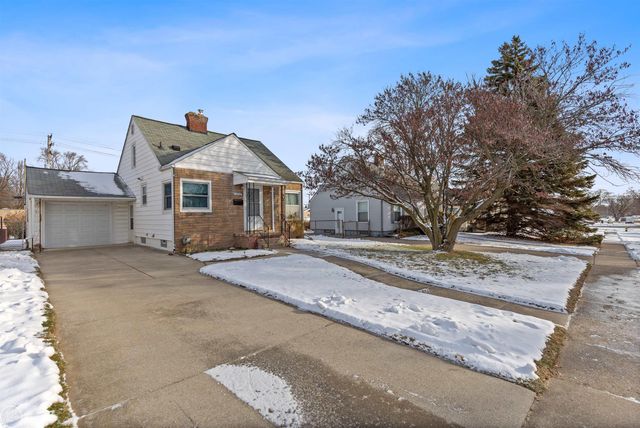21227 Hillcrest Street, Clinton Township, MI 48036