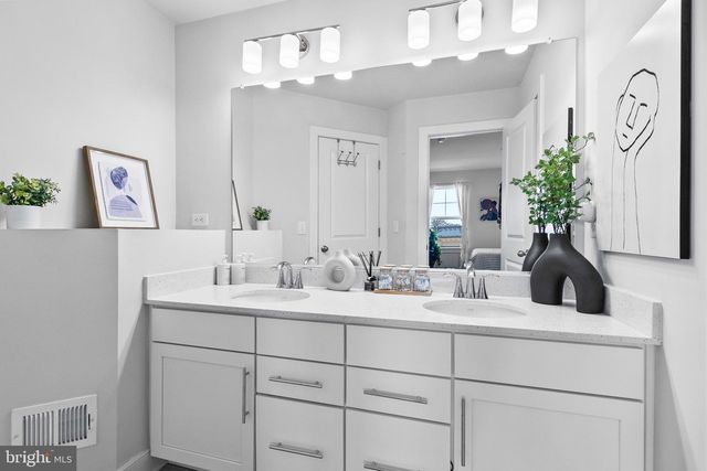 1672 SANDPIPER BAY LOOP, Dumfries, VA 22026