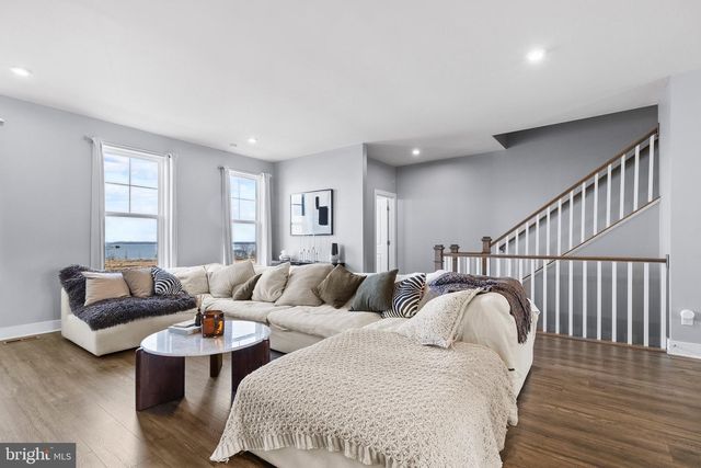 1672 SANDPIPER BAY LOOP, Dumfries, VA 22026