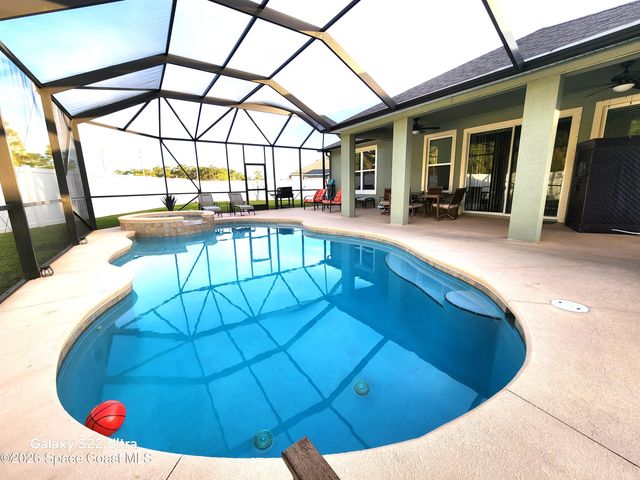 996 Corbin Circle SW, Palm Bay, FL 32908