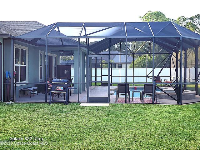 996 Corbin Circle SW, Palm Bay, FL 32908