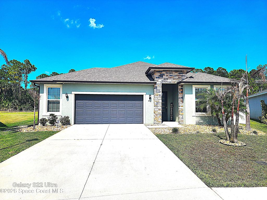 996 Corbin Circle SW, Palm Bay, FL 32908