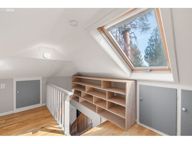 8260 N WAYLAND Ave, Portland, OR 97203