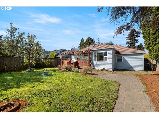 8260 N WAYLAND Ave, Portland, OR 97203