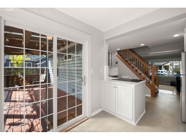 8260 N WAYLAND Ave, Portland, OR 97203