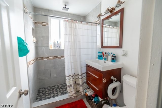 912 87Th St, North Bergen Twp., NJ 07047