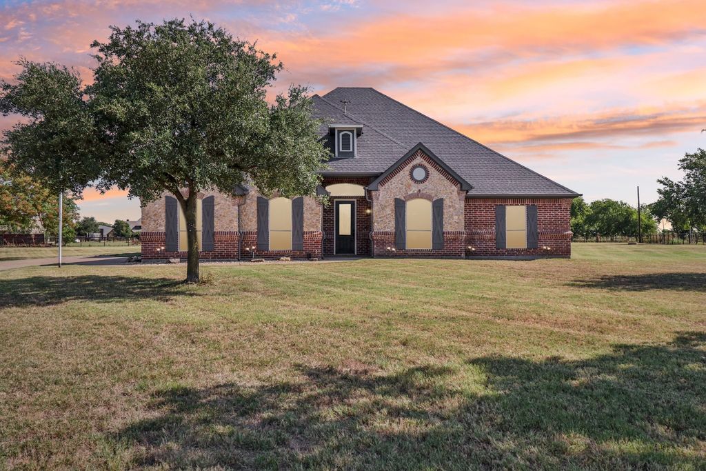 13840 Melissa Court, Justin, TX 76247