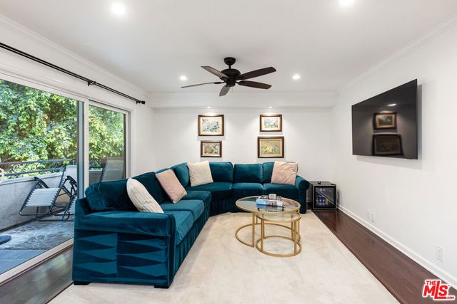 6708 Hillpark Drive 302, Los Angeles, CA 90068