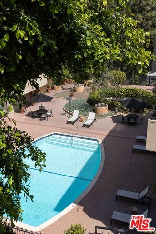 6708 Hillpark Drive 302, Los Angeles, CA 90068