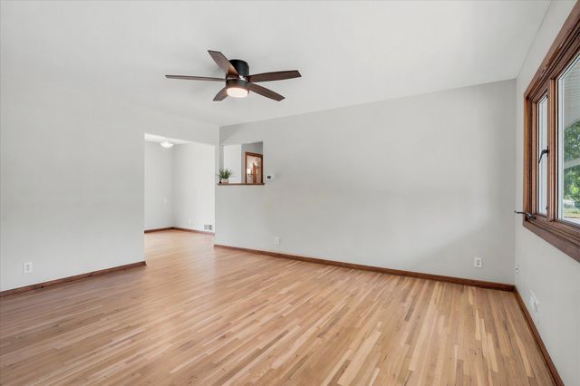 320 113th Avenue NE, Blaine, MN 55434