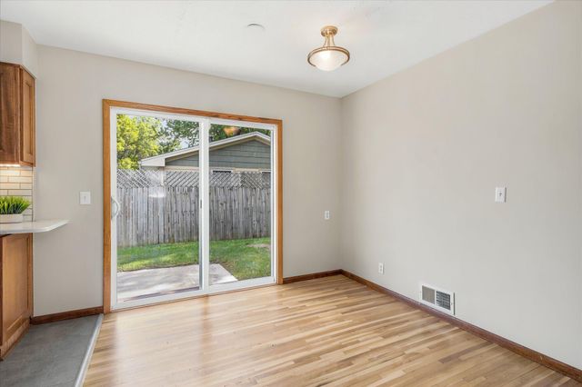 320 113th Avenue NE, Blaine, MN 55434