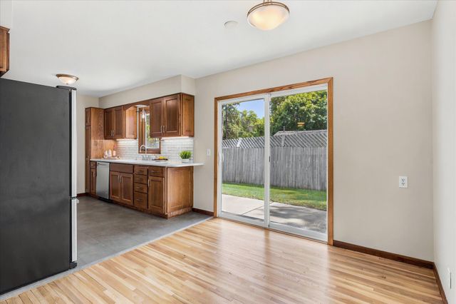 320 113th Avenue NE, Blaine, MN 55434