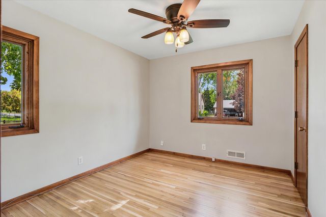 320 113th Avenue NE, Blaine, MN 55434