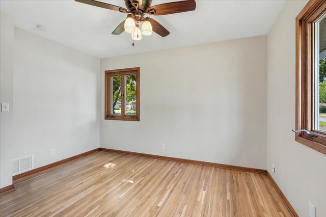 320 113th Avenue NE, Blaine, MN 55434