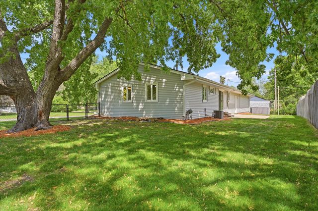 320 113th Avenue NE, Blaine, MN 55434