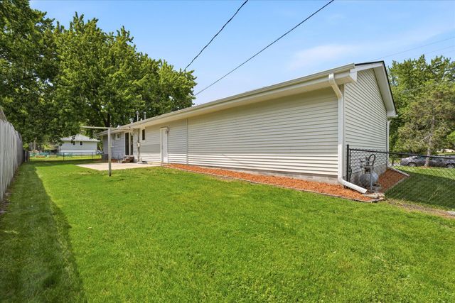 320 113th Avenue NE, Blaine, MN 55434