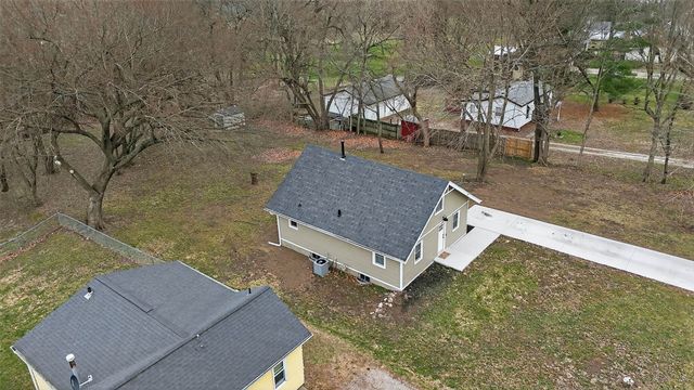 3933 E 30th Street, Des Moines, IA 50317