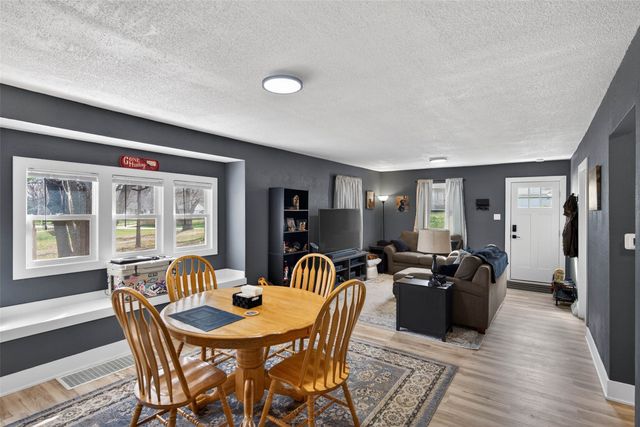 3933 E 30th Street, Des Moines, IA 50317