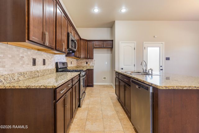 129 Gray Birch Loop, Youngsville, LA 70592