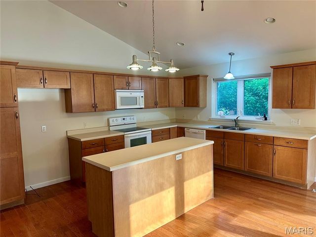 2941 Trapper Trail, Wentzville, MO 63385