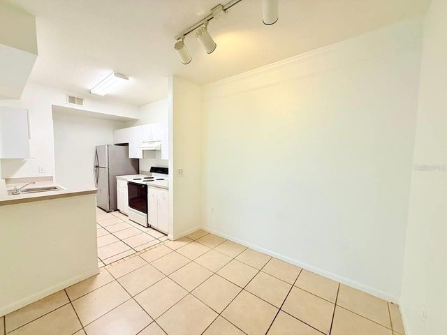 17112 CARRINGTON PARK DRIVE 932, Tampa, FL 33647
