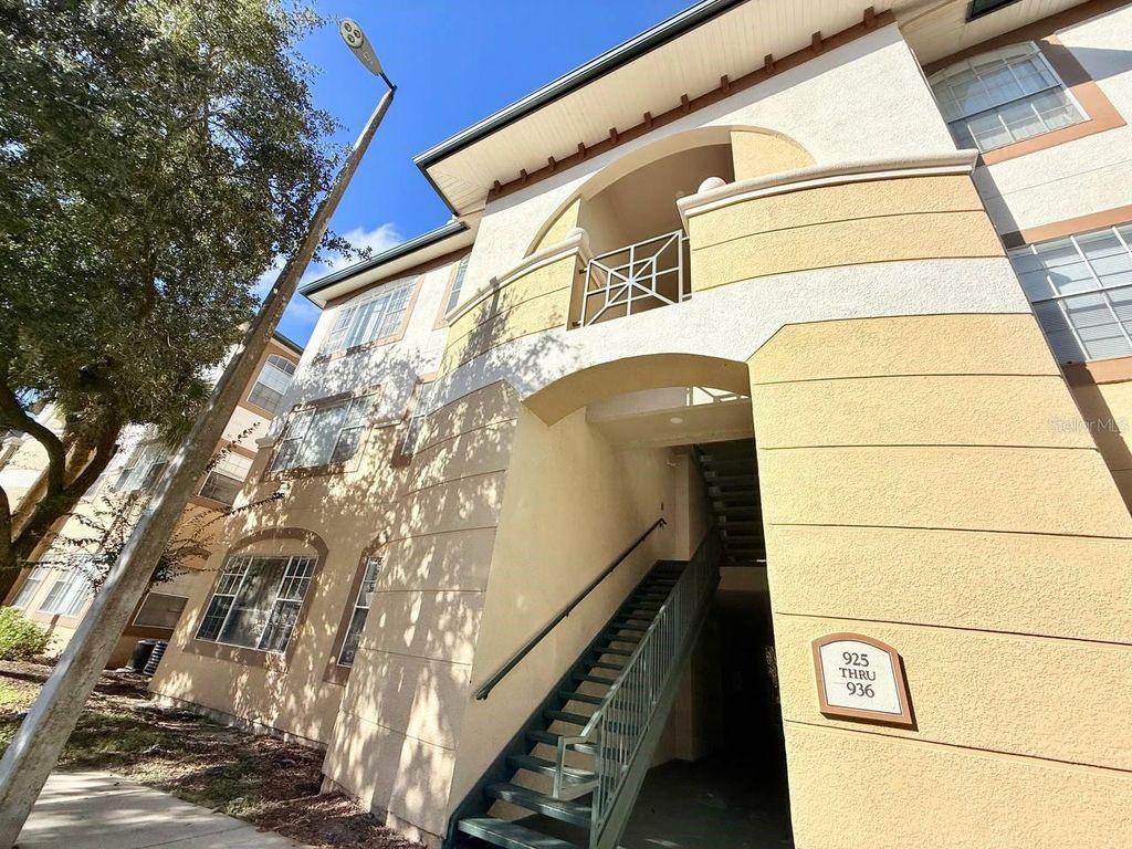 17112 CARRINGTON PARK DRIVE 932, Tampa, FL 33647
