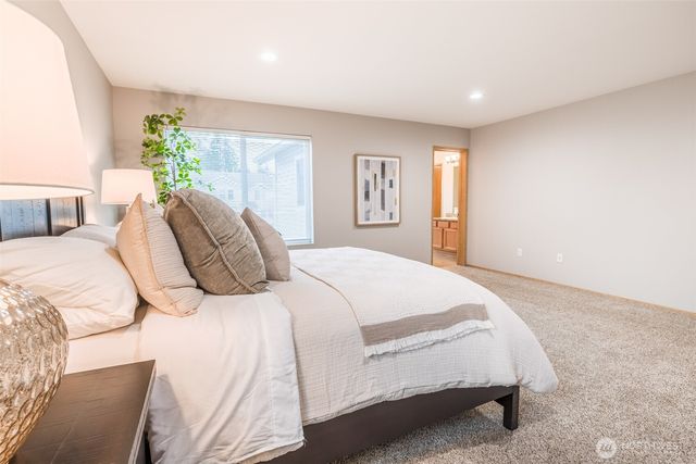 12821 SE 225th Court, Kent, WA 98038