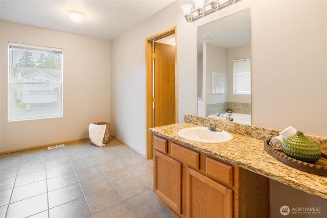 12821 SE 225th Court, Kent, WA 98038