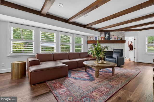 3204 MOUNTAIN RD, Haymarket, VA 20169